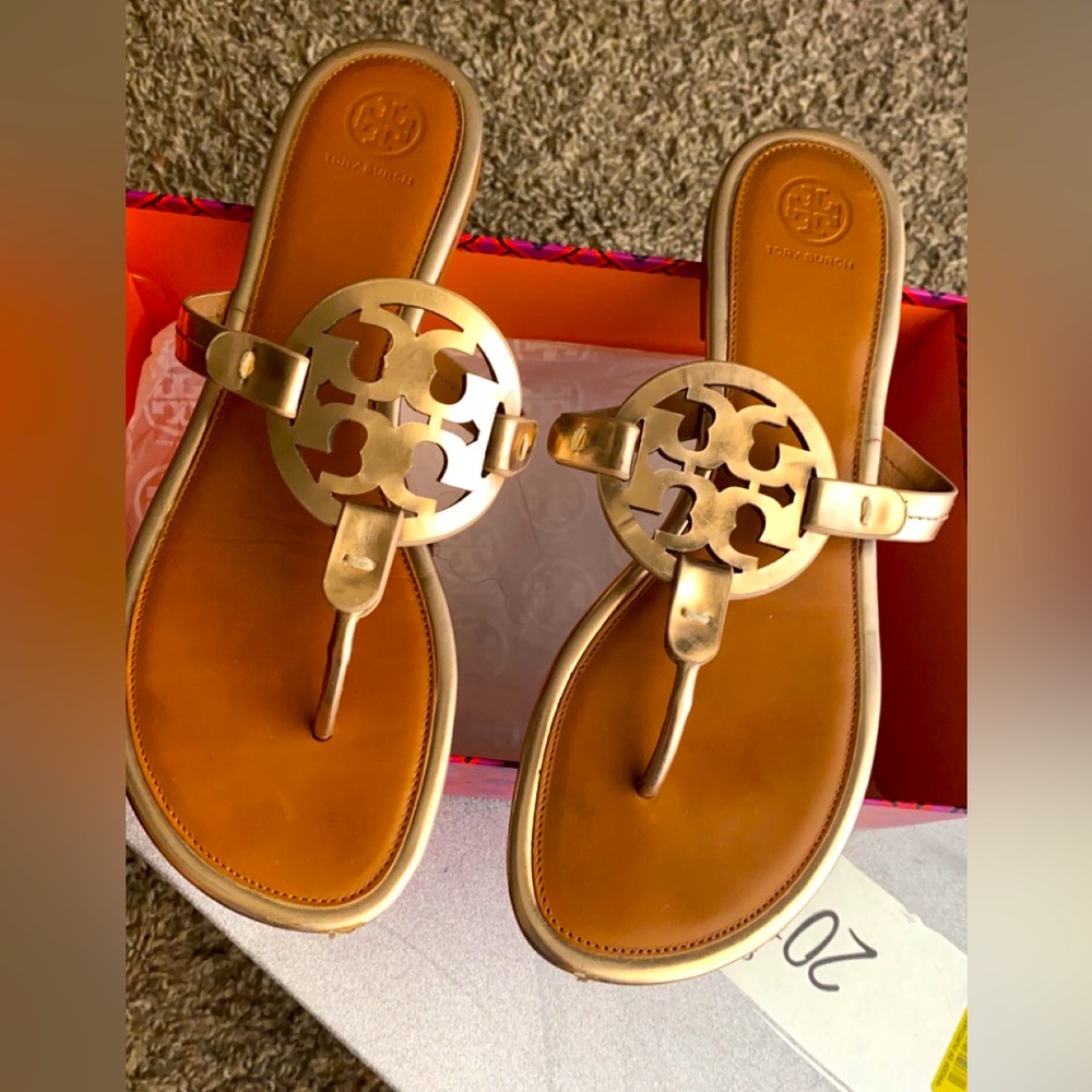 TORY BURCH MILLER ROSE GOLD SZ 11